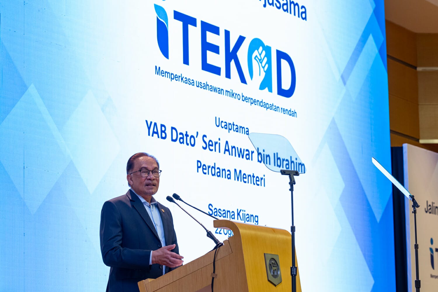 Meningkatkan Program iTEKAD untuk Memperkasa Sosioekonomi Perusahaan Mikro yang Lebih Besar