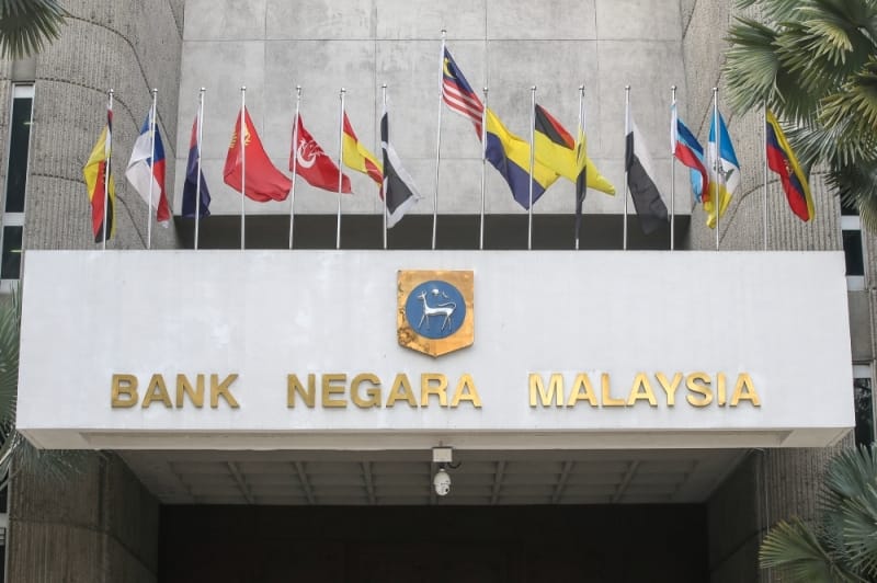 Bank Negara merampas lebih RM30 juta dalam bentuk tunai, emas, mata wang kripto dan kenderaan mewah daripada firma pelaburan Lembah Klang