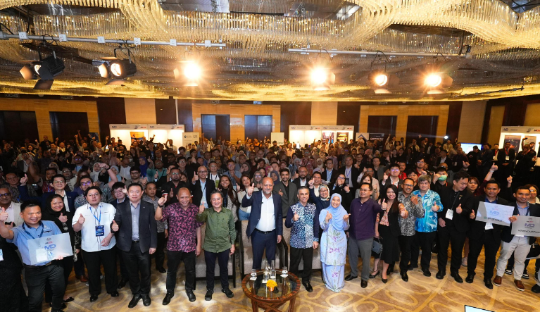 Pelancaran Sidang Kemuncak AI