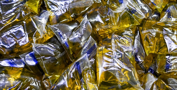 Cooking oil shortage hits Johor as 1kg, 2kg bottles disappear from shelves